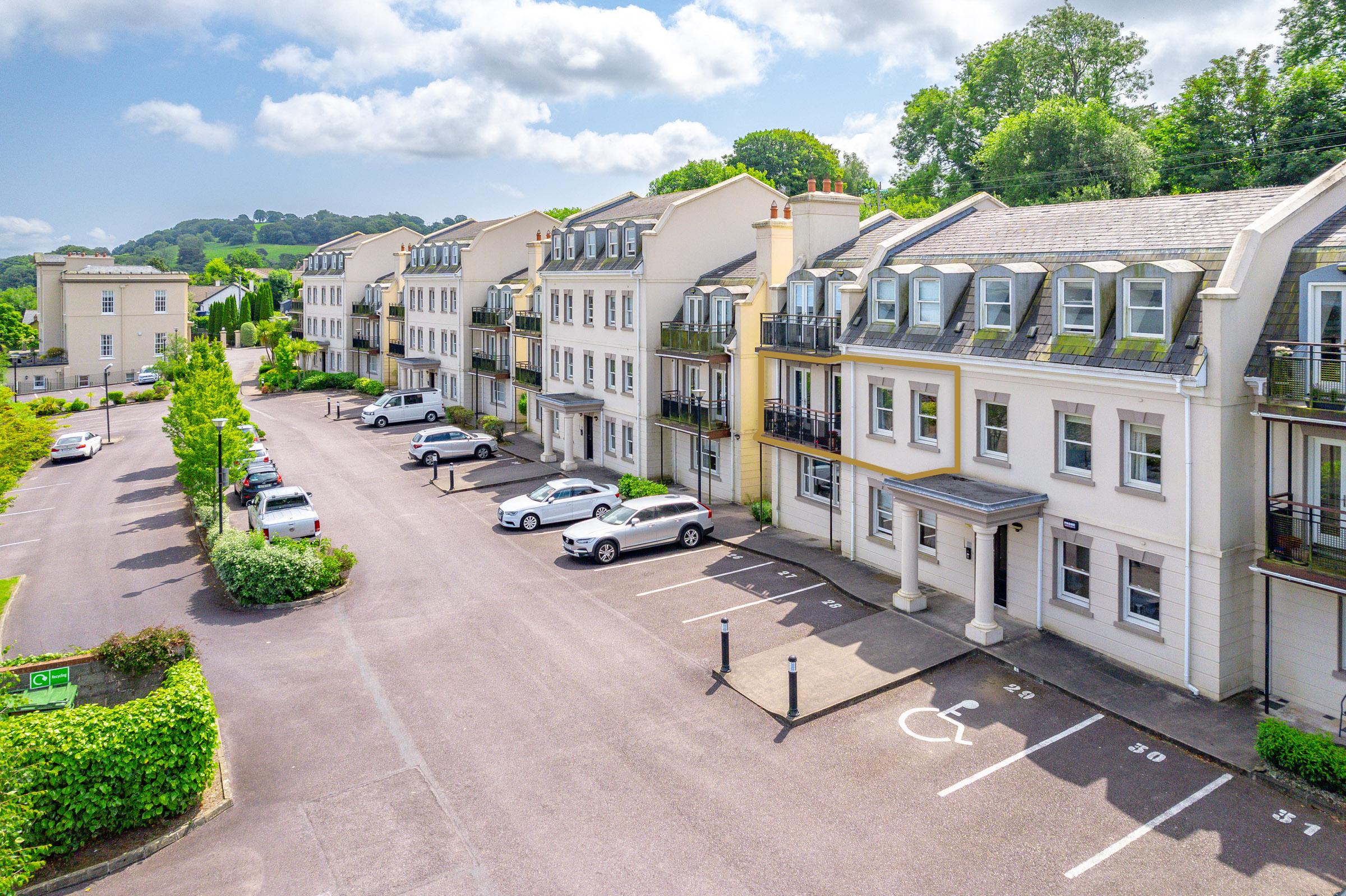 06.18 Apartment 24, Estuary Court, Rochestown Road, Cork Stokes H Pix Web 31