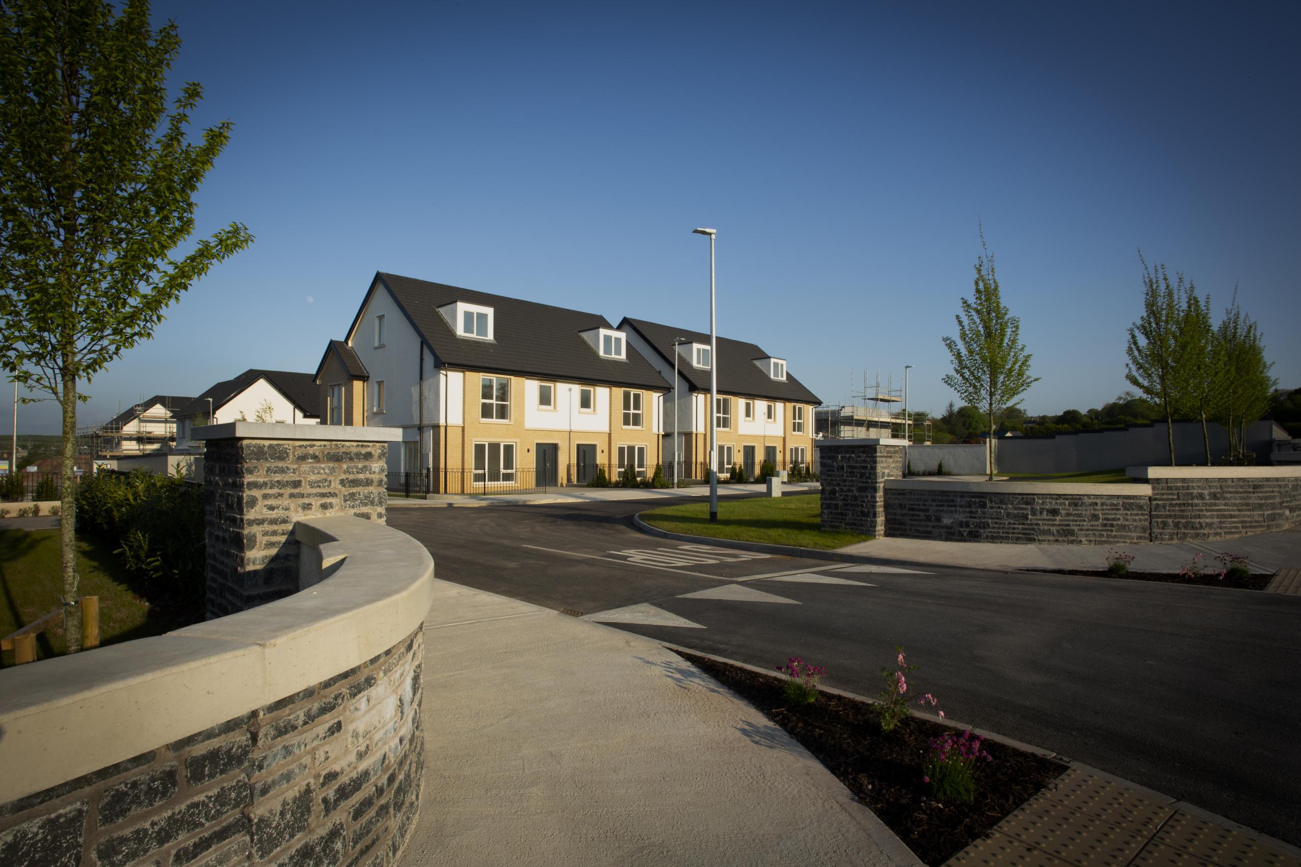 Photo 1 4 Bed Semi Detached