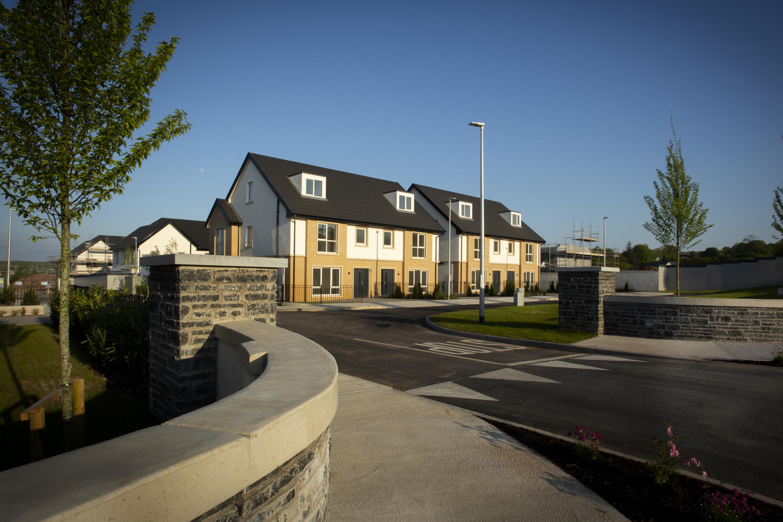 Photo 2 4 Bed Semi Detached