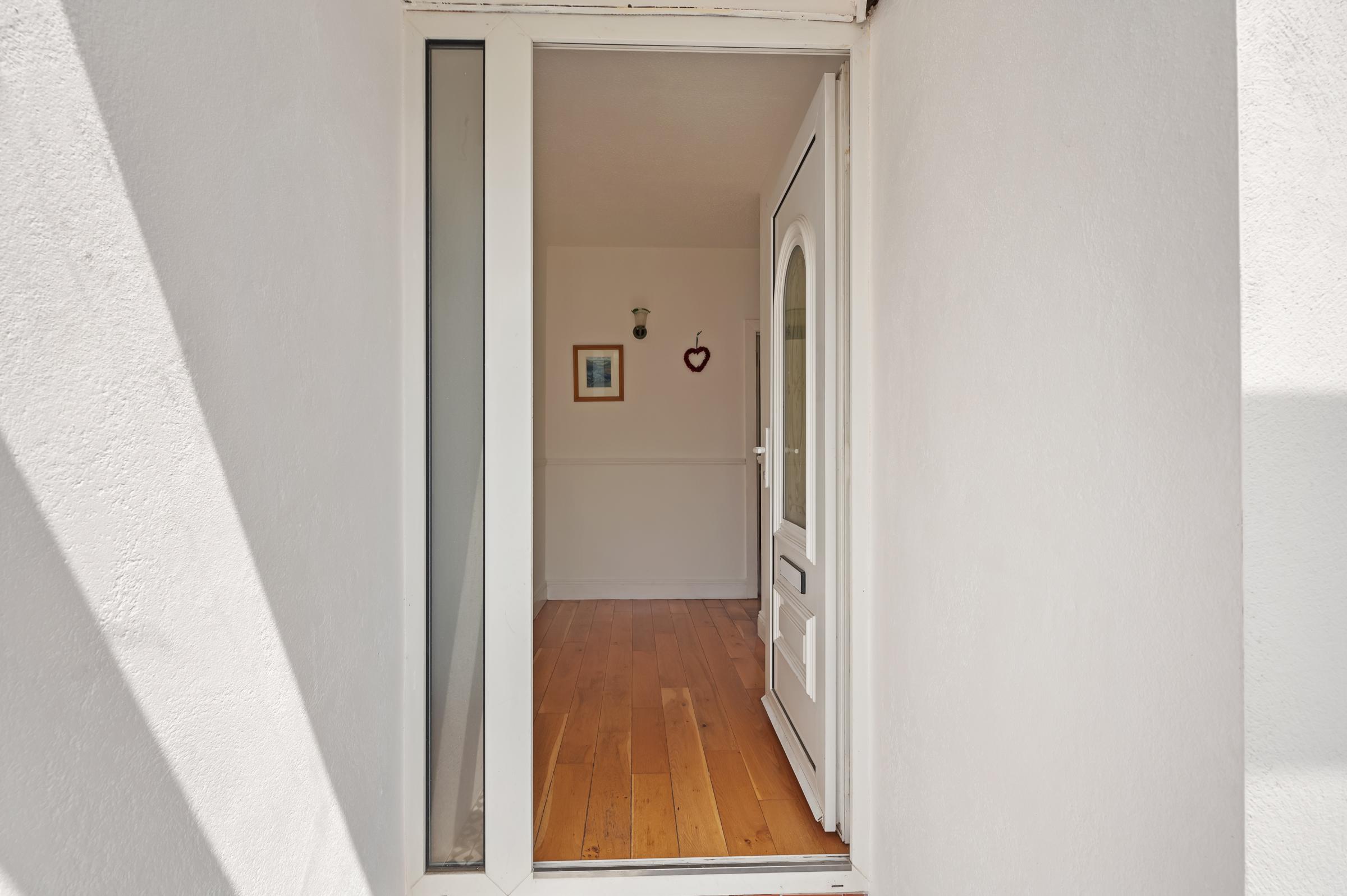06.16 Clear View, Church Hill Passage West Stokes H Pix Web 01