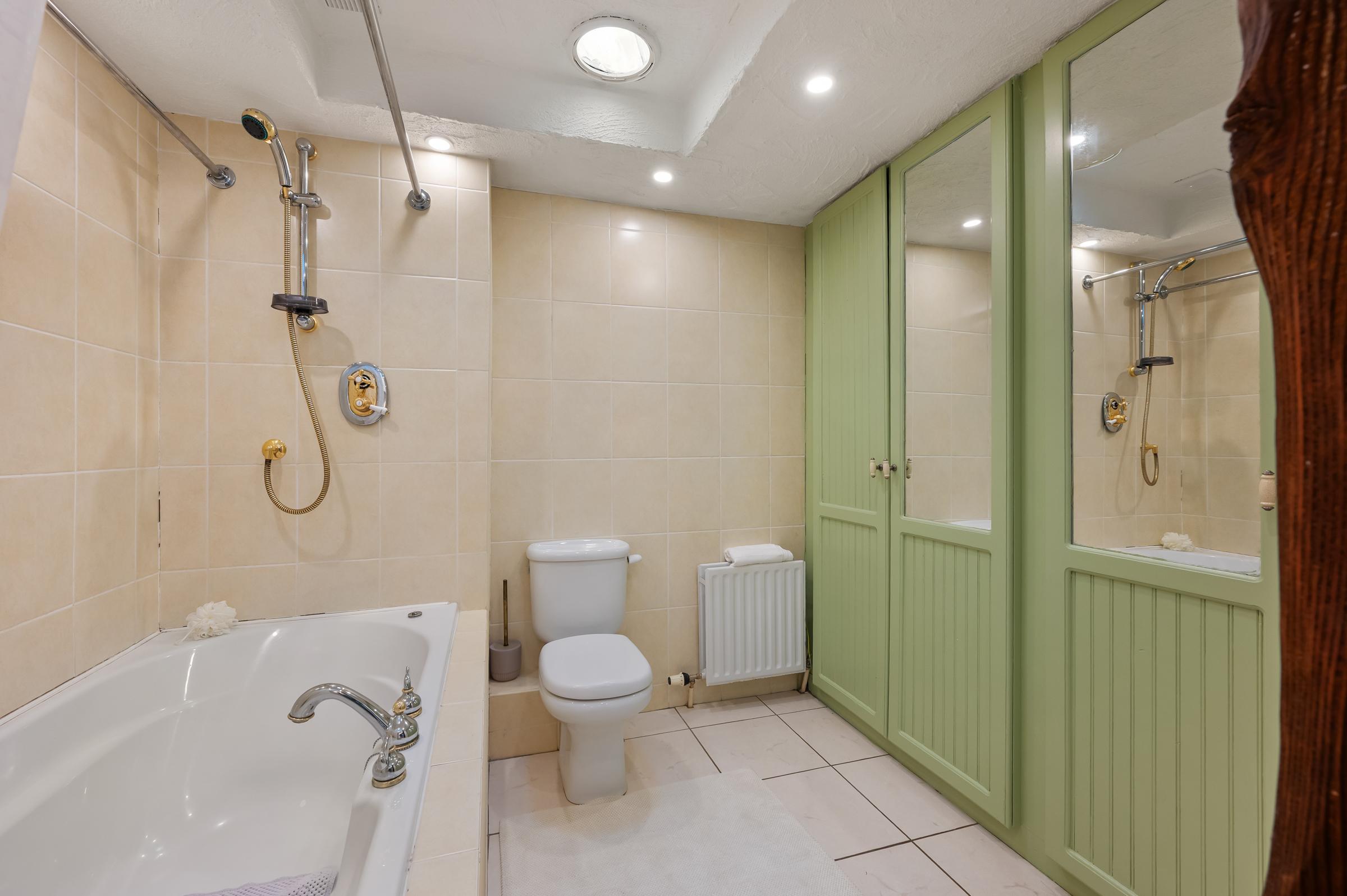 06.24 Bramble Lodge, Brookwood, Frenchfurze, Carrigaline Stokes H Pix Web 36