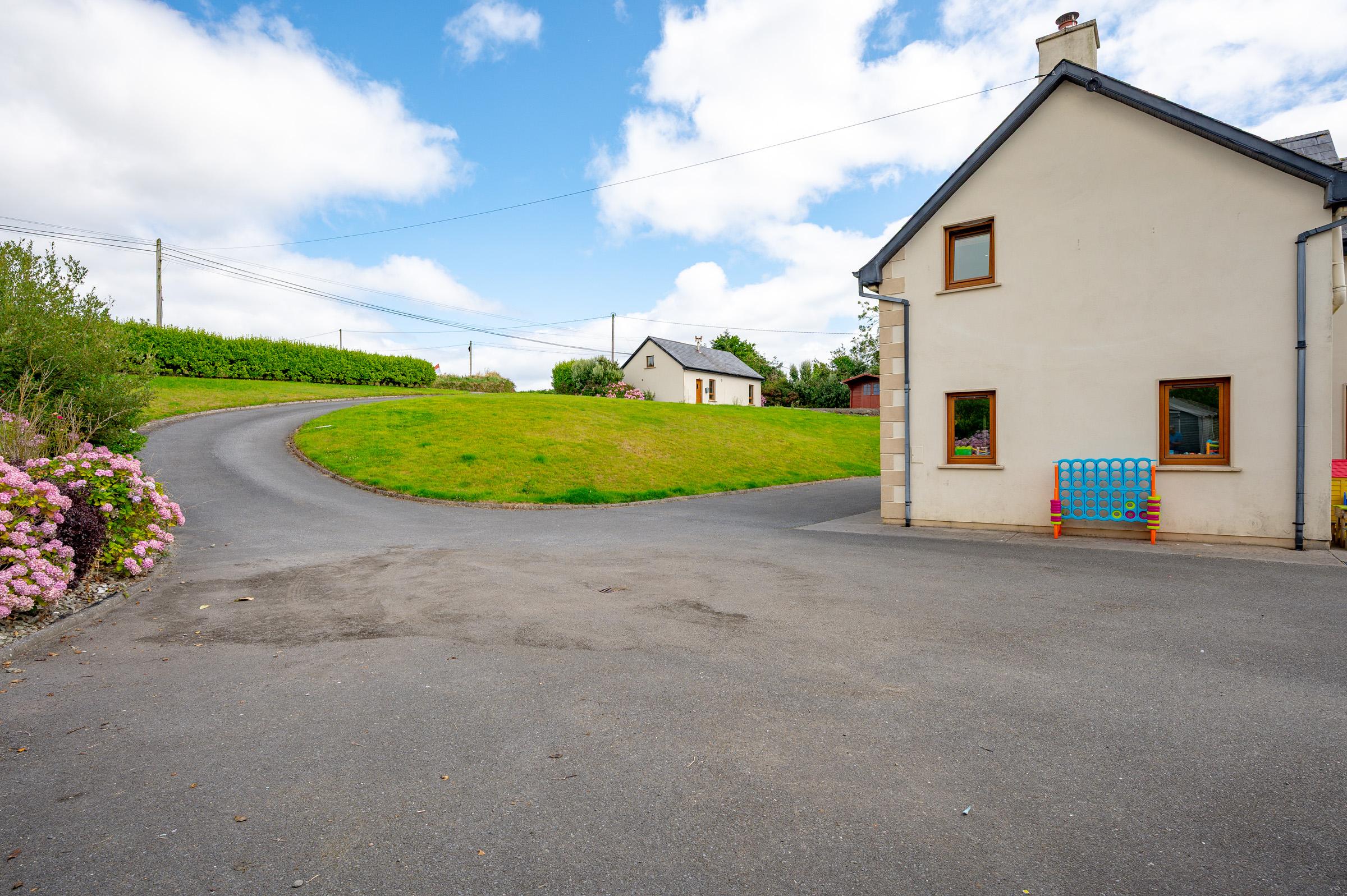 07.29 Ballincurrig, Ballinspittle, Co. Cork Stokes H Pix Web 06