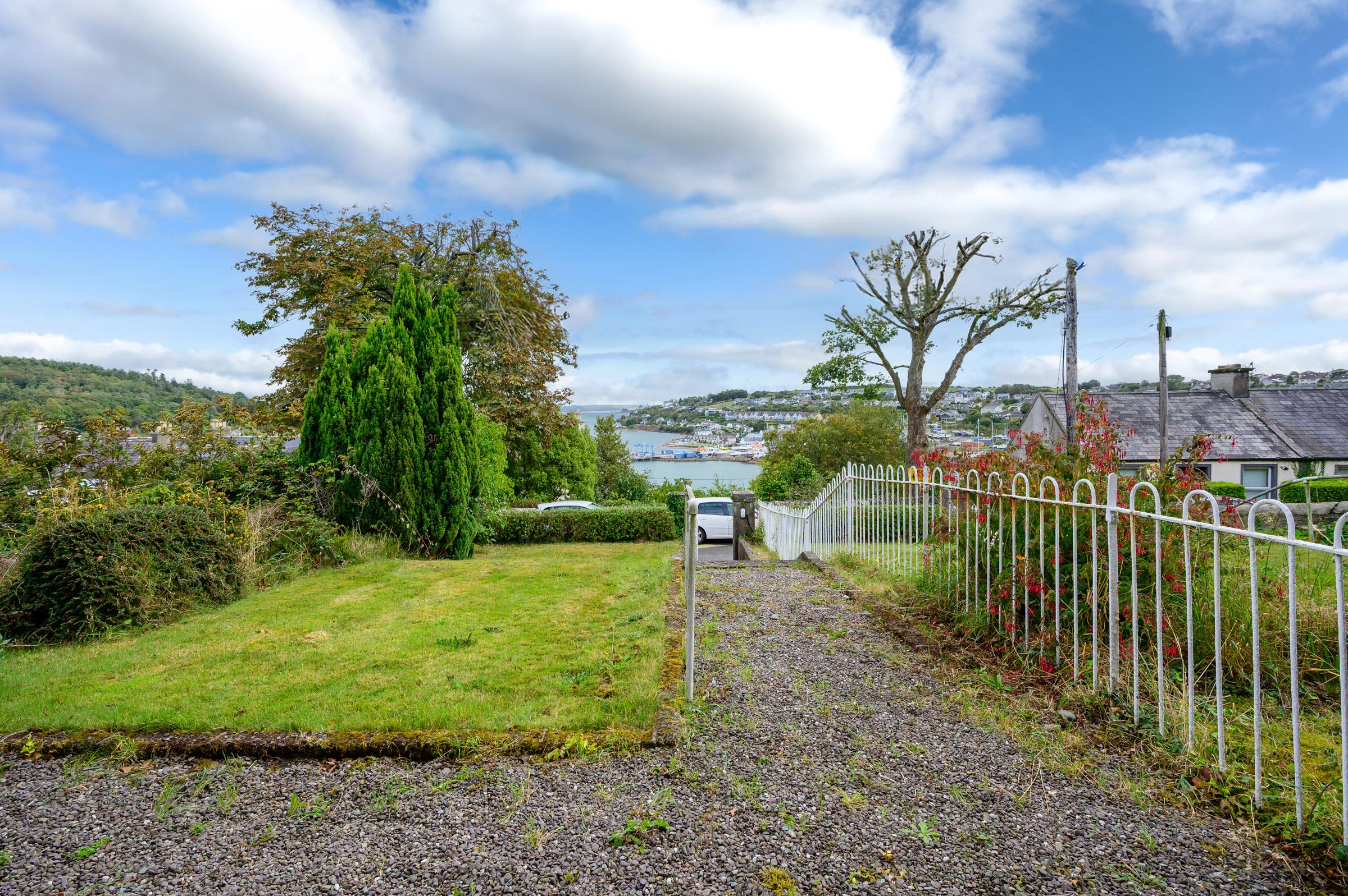09.01 The Presbytery, Upper Road, Crosshaven, Cork City, Co. Cork Stokes H Pix Web 01