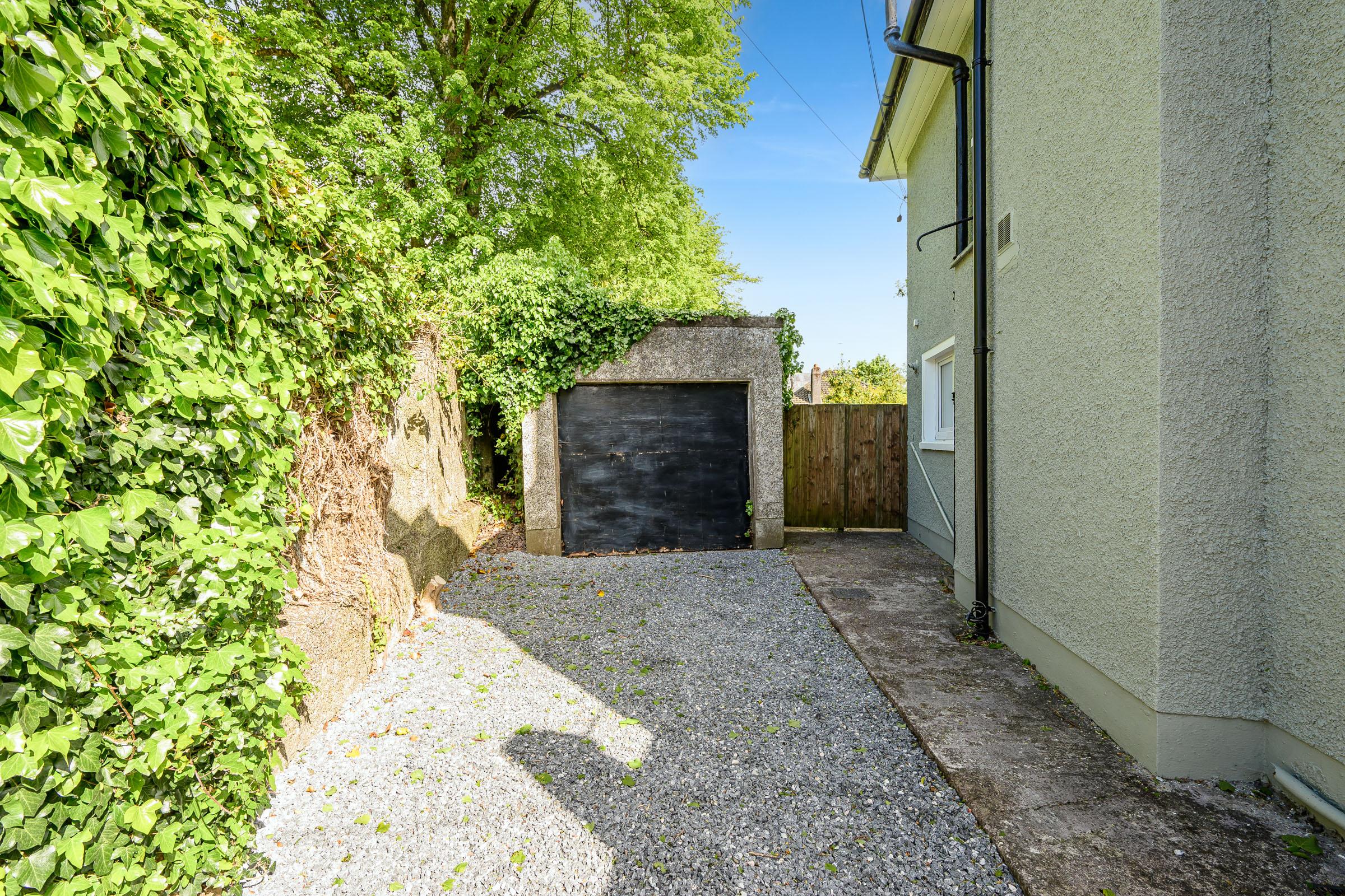 05.13 Santa Cruz, 1 Roserie Gardens, Western Road, Cork Stokes H Pix Web 05
