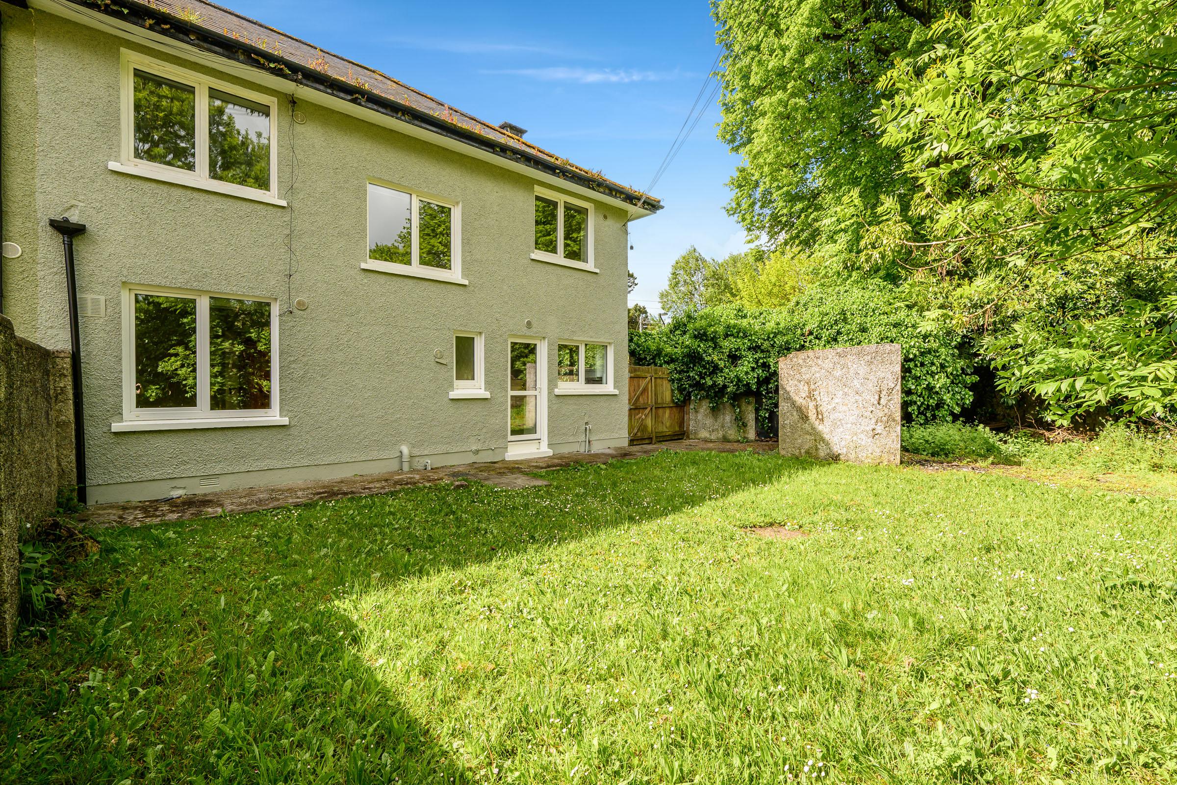 05.13 Santa Cruz, 1 Roserie Gardens, Western Road, Cork Stokes H Pix Web 11