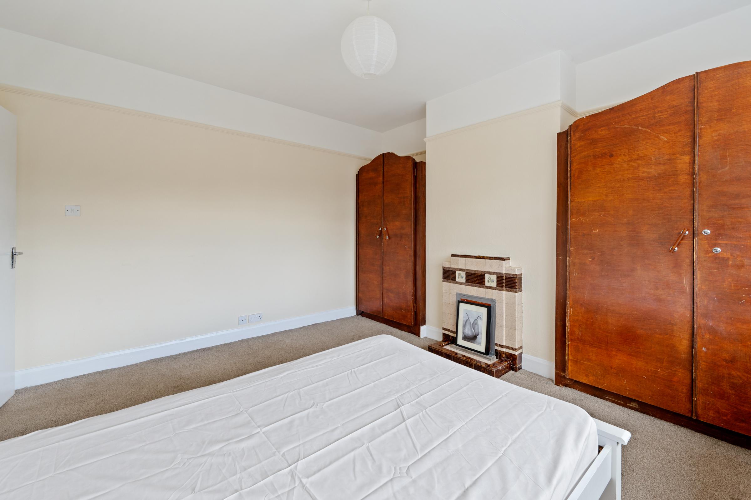 05.13 Santa Cruz, 1 Roserie Gardens, Western Road, Cork Stokes H Pix Web 31