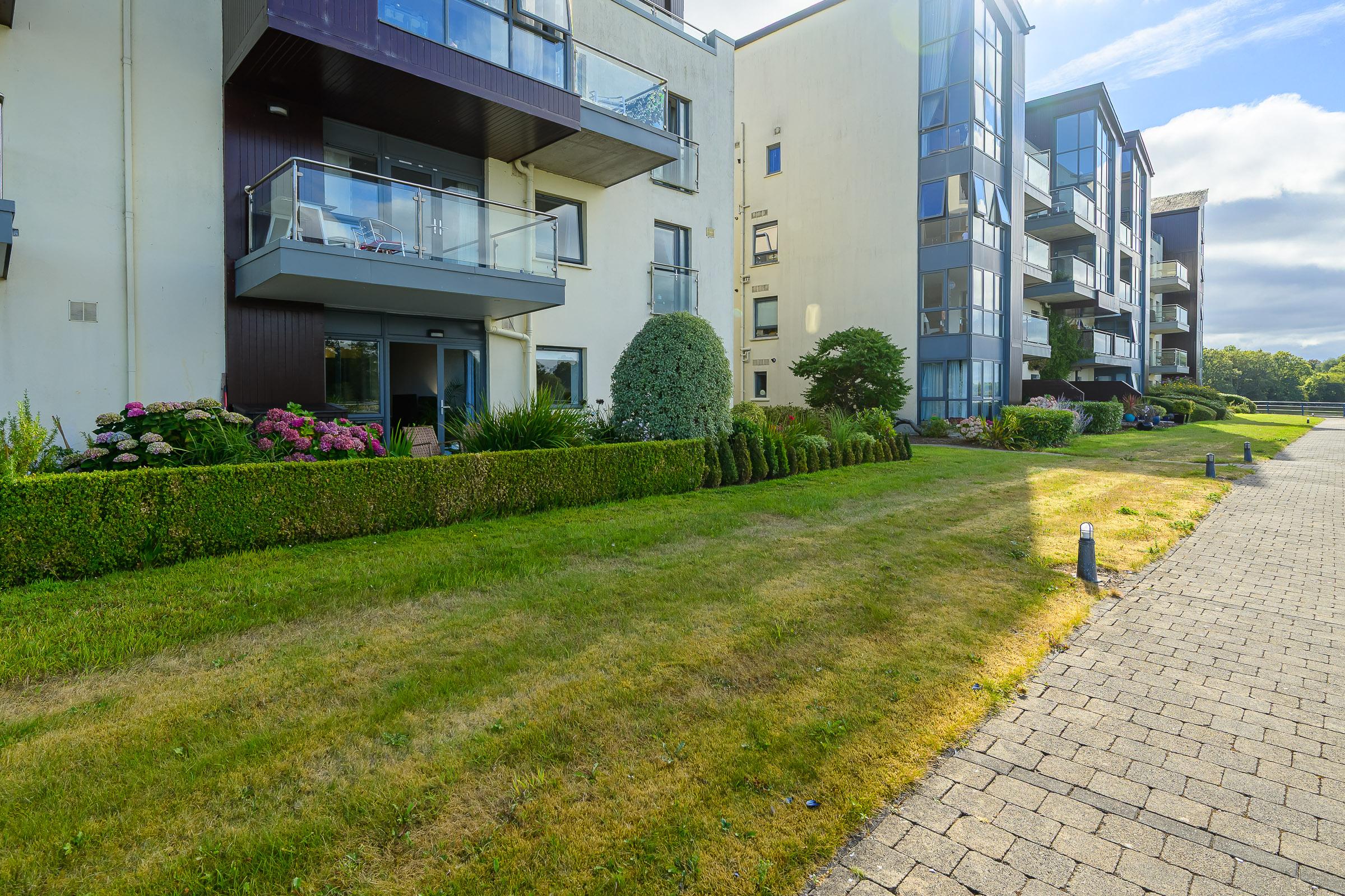 08.12 Apartment 70, Sonata, Harty's Quay, Rochestown Road, Cork Stokes H Pix Web 29