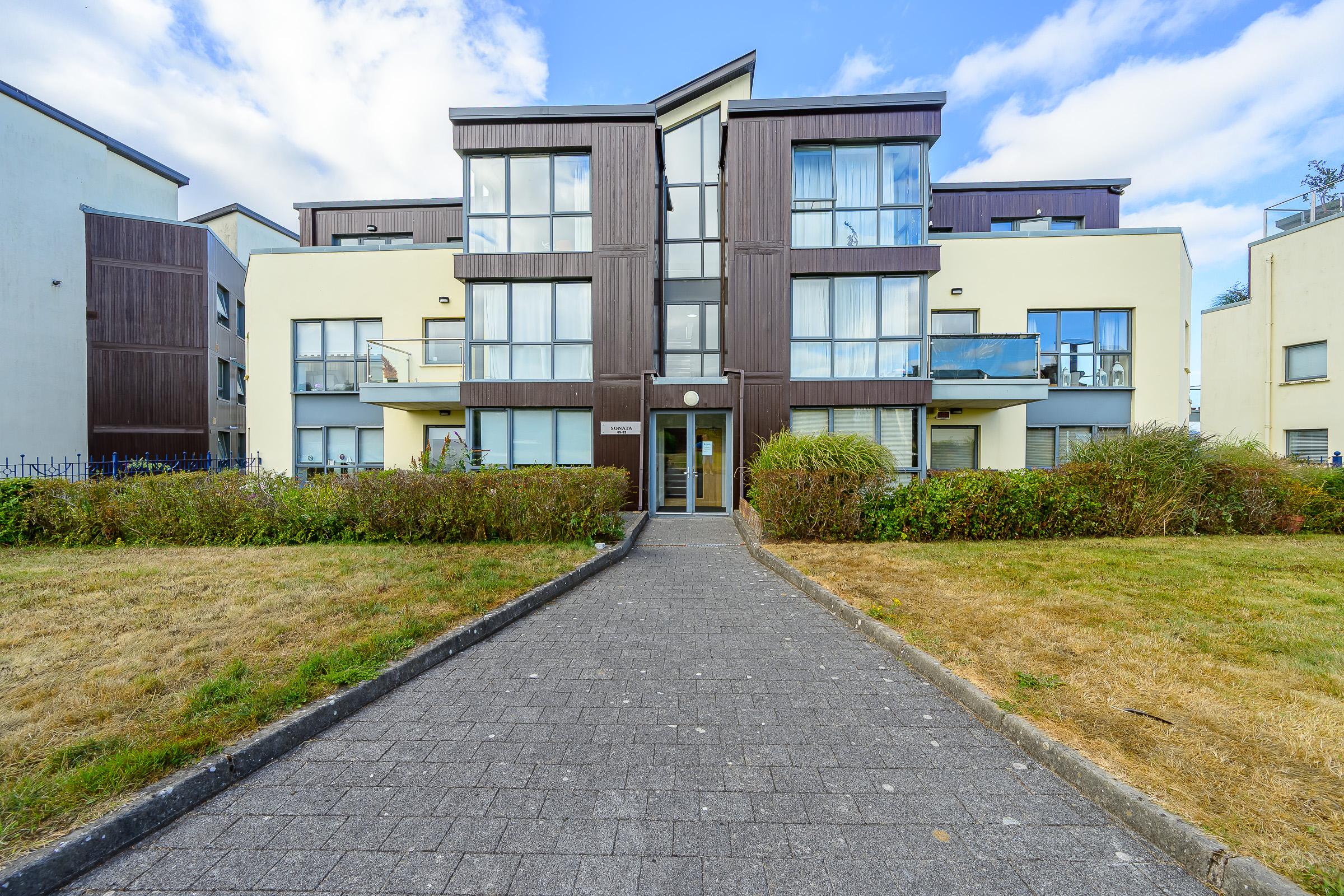 08.12 Apartment 70, Sonata, Harty's Quay, Rochestown Road, Cork Stokes H Pix Web 35