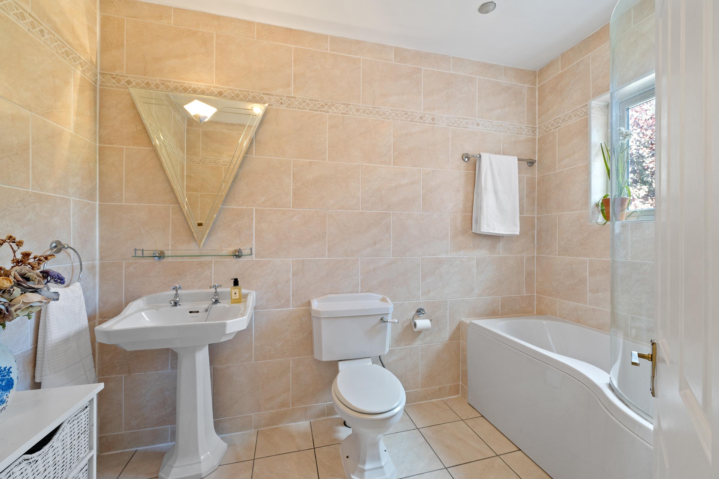 08.21 The Elms, 30 The Crescent, Beaumont, Blackrock , Cork Stokes H Pix Web 65