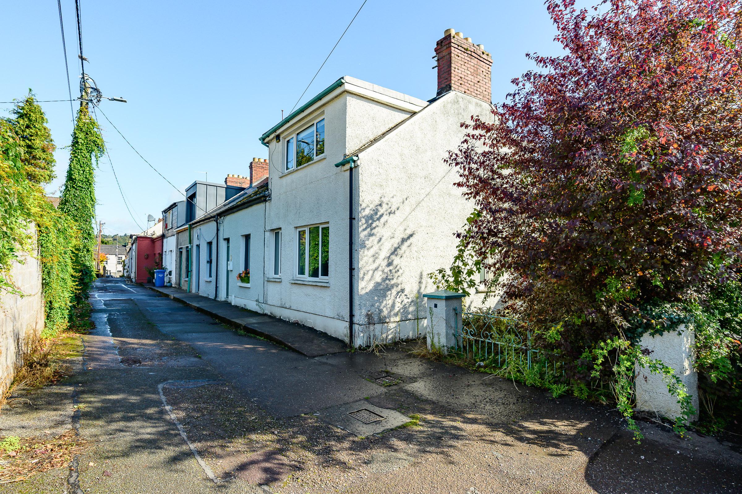 09.15 12 Glandore Avenue, Blackrock Road, Cork Stokes H Pix Media Web 01
