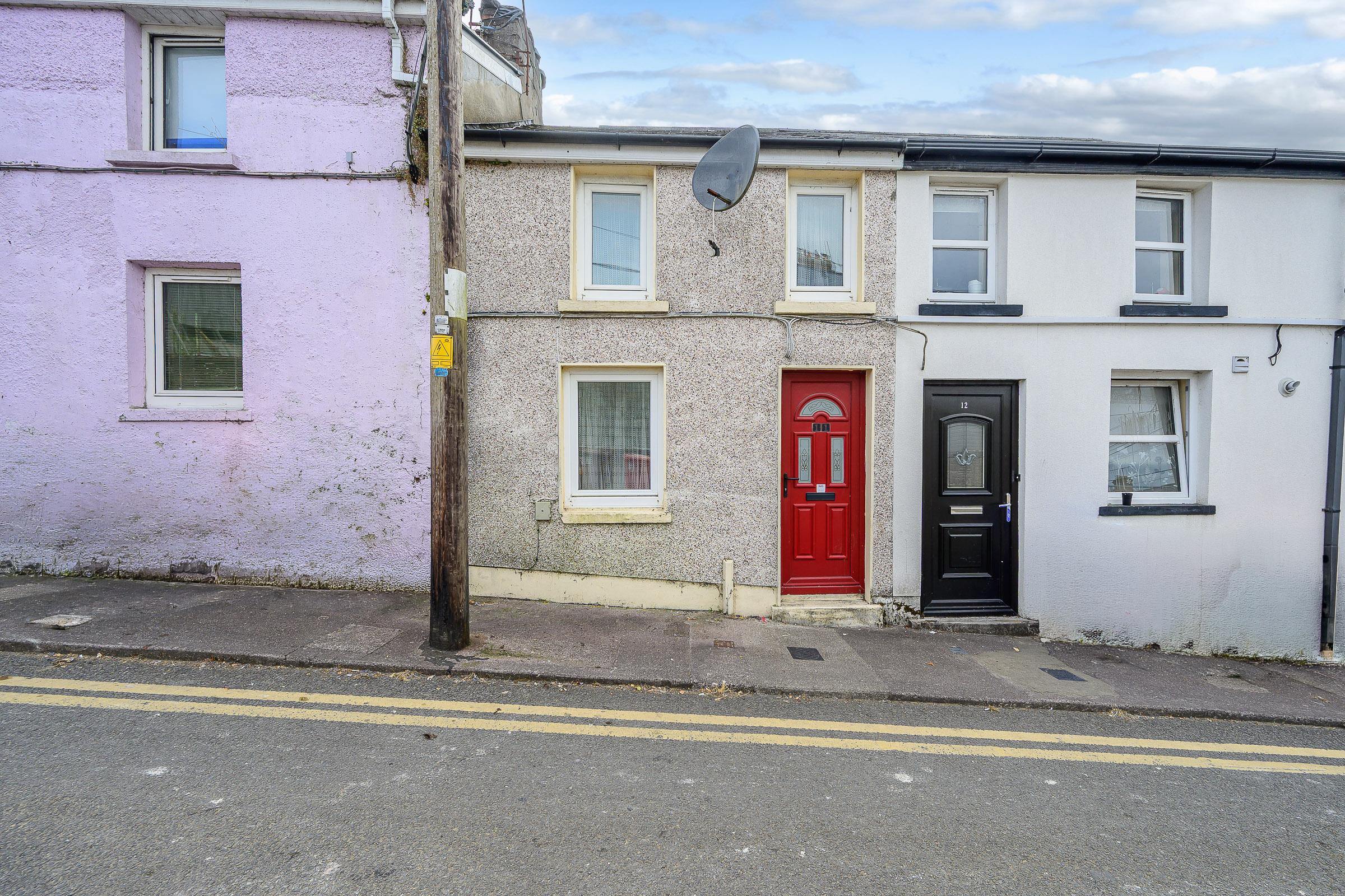 08.13 11 Wycherley Terrace, College Road, Cork Stokes H Pix Web 19